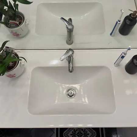 Comfort And Quiet Few Steps From The Ligurian Sea ジェノヴァ